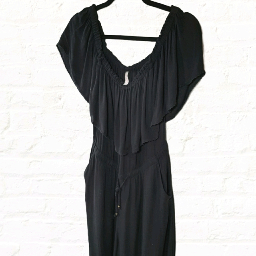 🌺Free People off the shoulder jumpsuit